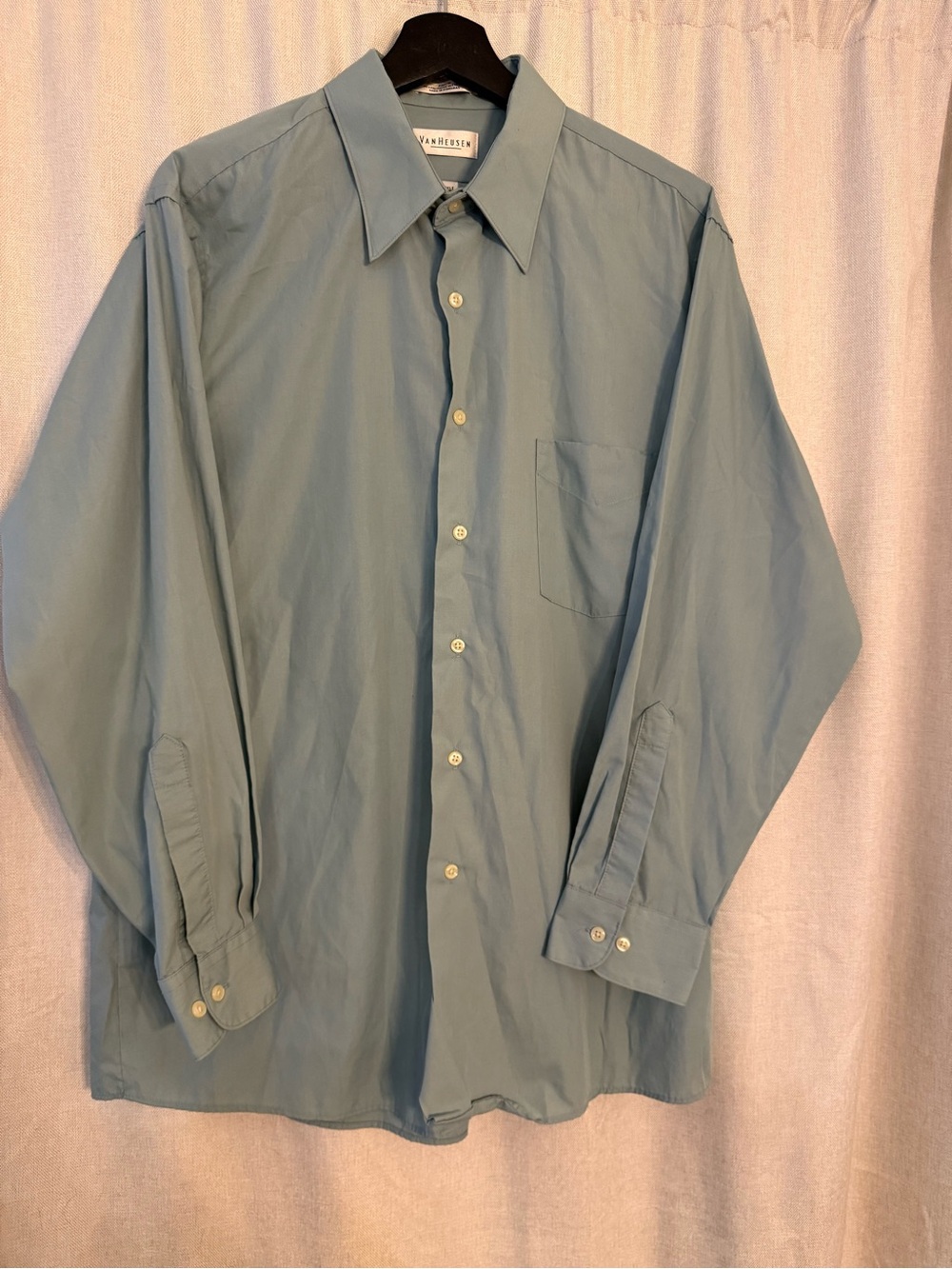 Van Heusen Men’s Large 16.5 32/33 Blue Wrinkle Free Dress Shirt Long Sleeve